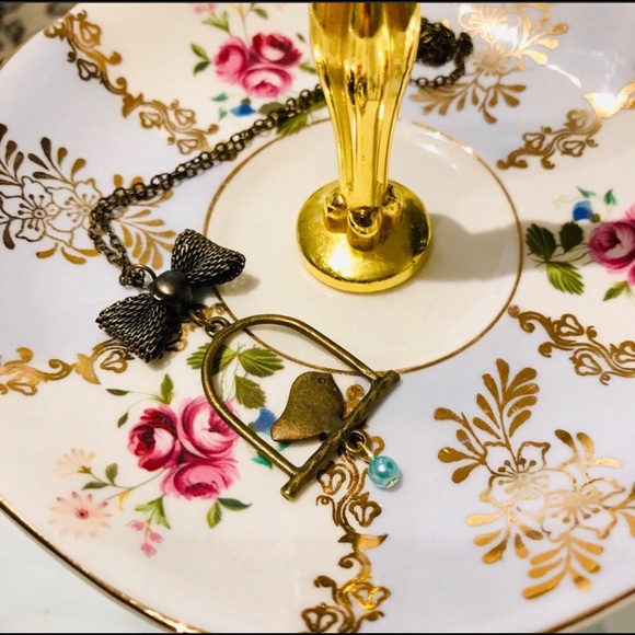 Bird ribbon bow blue antique bronze necklace - Picture 2 of 5